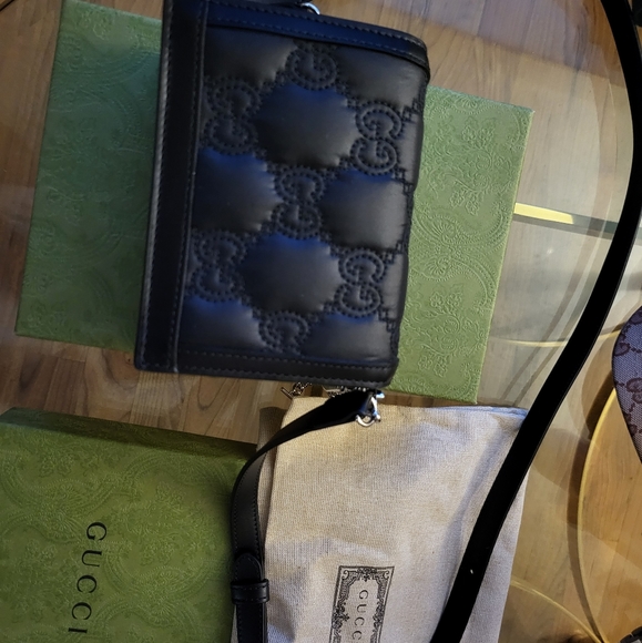 Authentic Gucci Matellase Mini Chain Link Bag - Picture 9 of 10